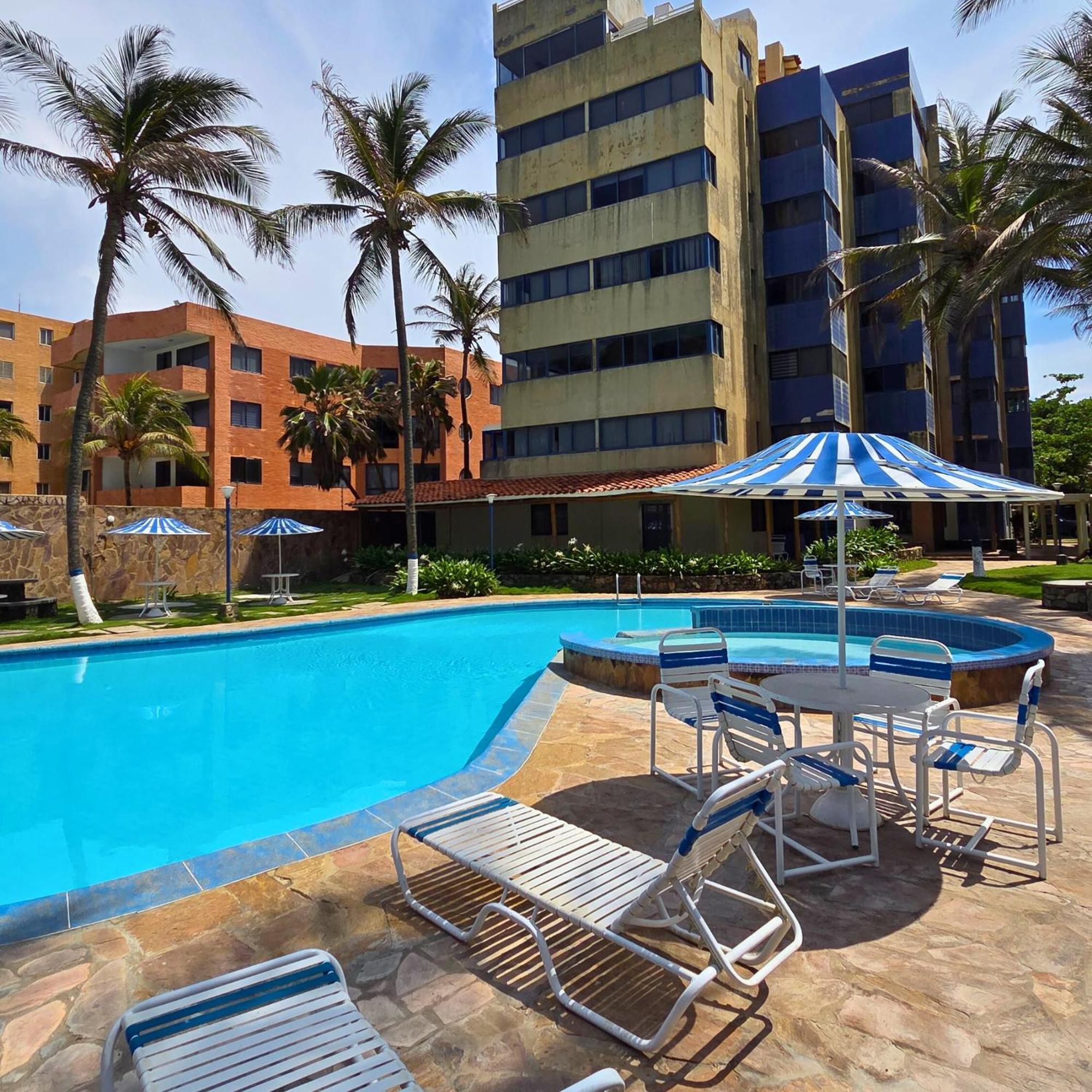 Tucacas, Frente Al Mar, Piscina Y Playa Privada Apartment Exterior photo